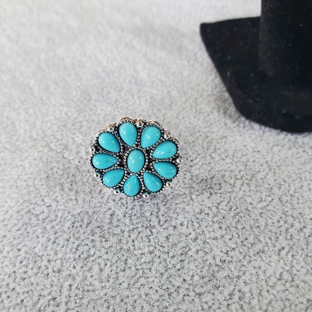 Turquoise Flower Ring - Picture 5 of 6